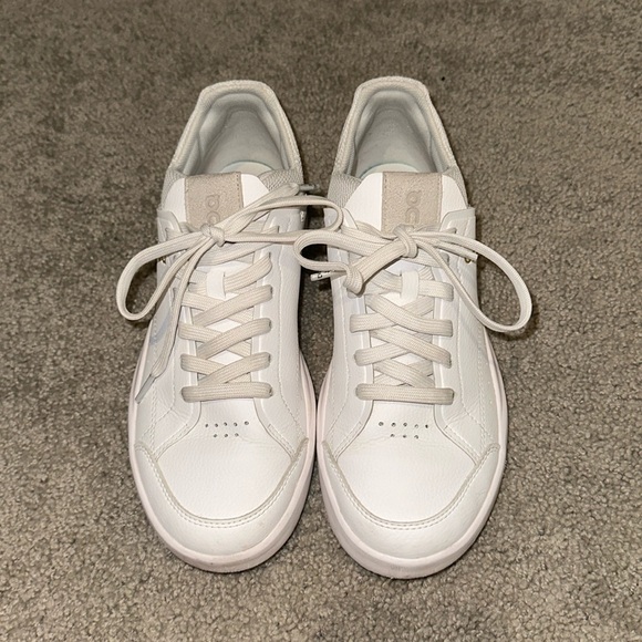 On Running Shoes - On Cloud Roger